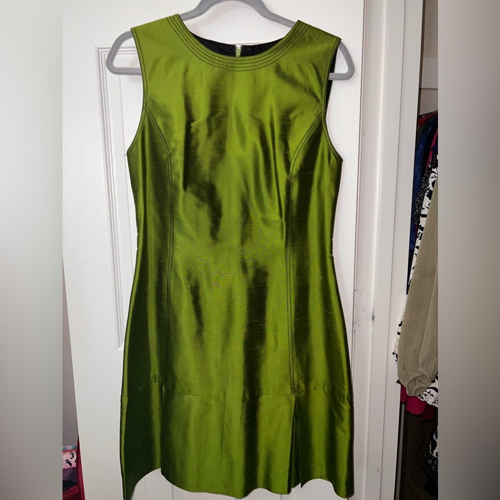 Private Collection by Ann Teon Green Sleeveless Midi Dress